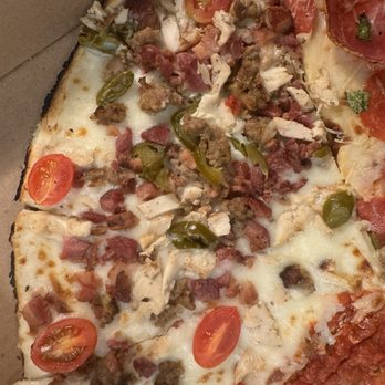 Bricks and Brews - Fire on the Mountain. Lacking tomato, chicken too fine, fresh jalapeño would be better. - Pubs Near Me - Baxter Springs, Kansas Bricks and Brews - Fire on the Mountain. Lacking tomato, chicken too fine, fresh jalapeño would be better. - Pubs Near Me - Baxter Springs, Kansas