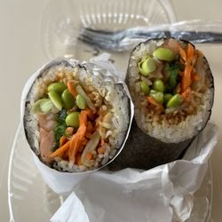 Hawaii Cafe - Salmon sushi-burrito.