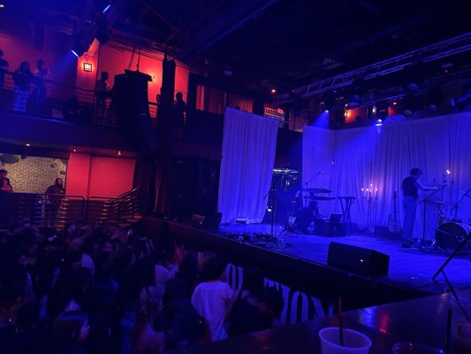 Revolution Live by null
