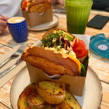 Four Specialty Coffee & Bistro - eggdrop sandwiches - Breakfast & Brunch Near Me - València, V Four Specialty Coffee & Bistro - eggdrop sandwiches - Breakfast & Brunch Near Me - València, V