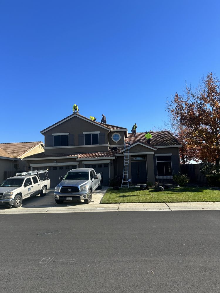 Slide of Triple R Roofing