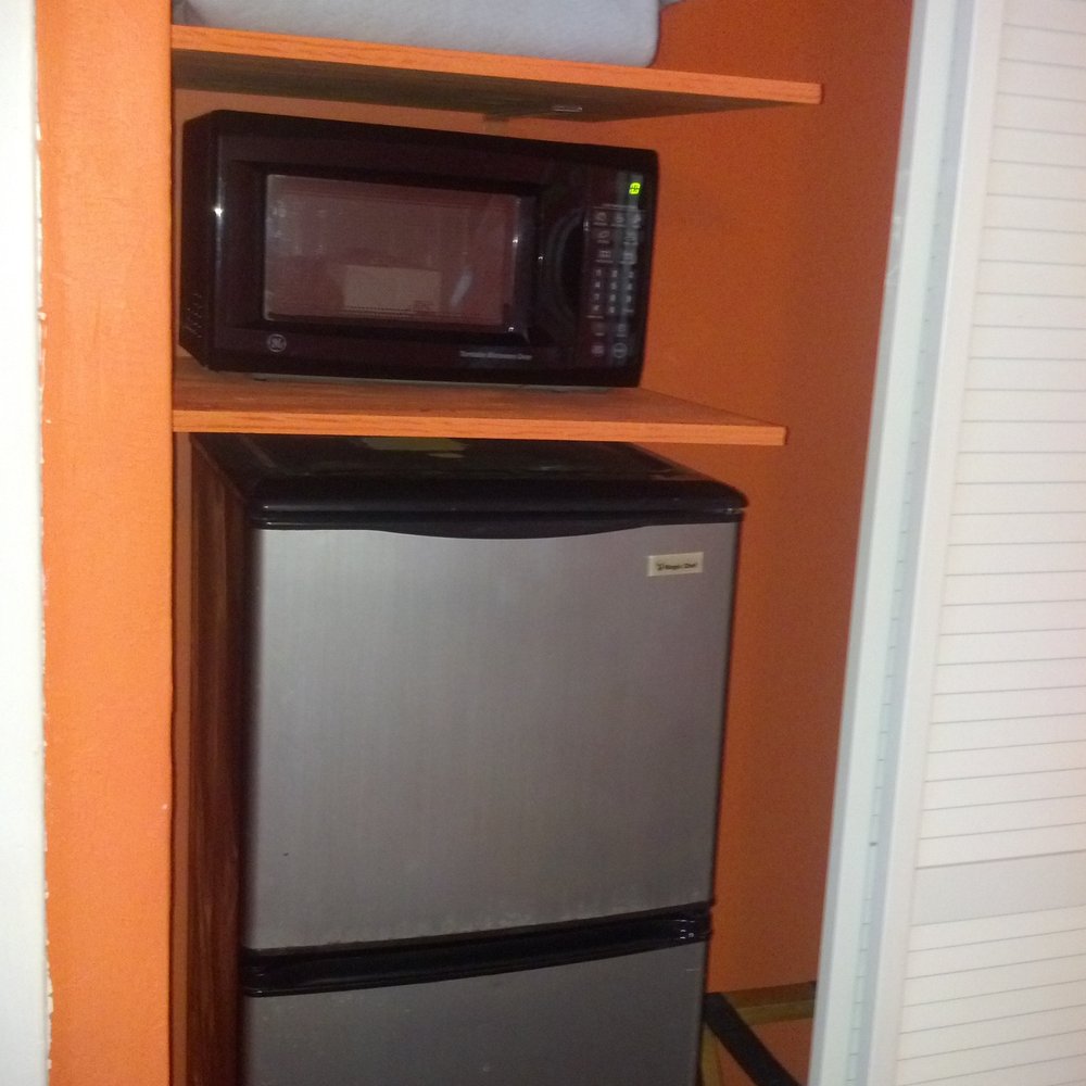 White Sands Inn - Large "mini-fridge" and microwave in the closet - Hotels Near Me - Marathon, Florida White Sands Inn - Large "mini-fridge" and microwave in the closet - Hotels Near Me - Marathon, Florida