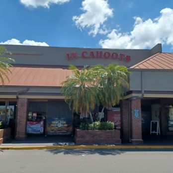 In Cahoots - Hard to see from the street - Pubs Near Me - Bradenton, Florida
