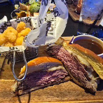 Tom's Watch Bar - Prime Rib Sandwich - New American Near Me - Las Vegas, Nevada