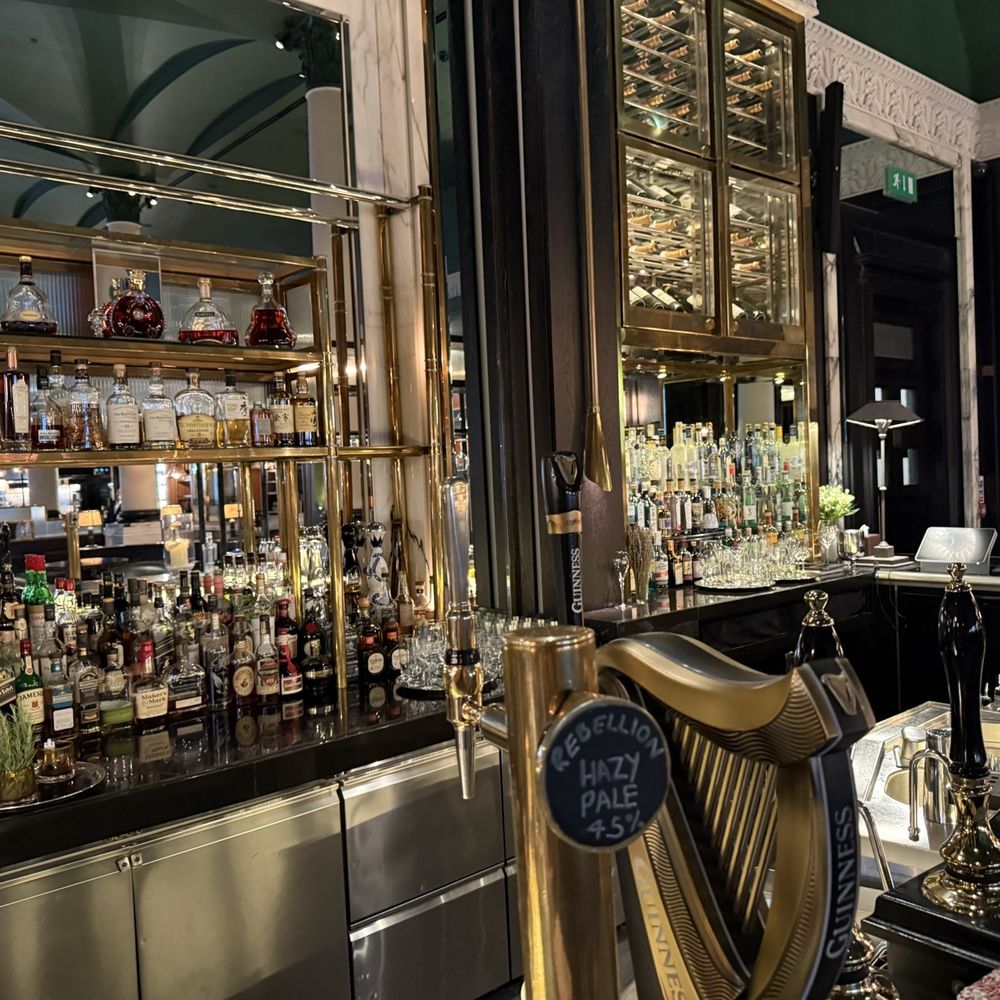 Kerridges Bar and Grill - British Near Me - London, XGL
