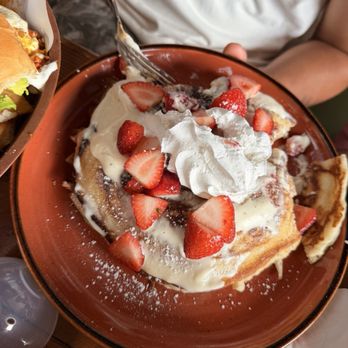 Casa Brava - Fresas Con Creme Pancakes - Breakfast & Brunch Near Me - National City, California