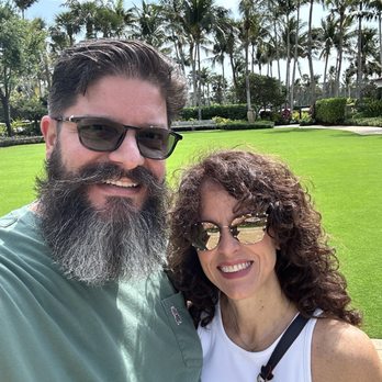 The Breakers - Chilling on The Breakers Grounds - Hotels Near Me - Palm Beach, Florida