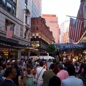 Downtown Crossing - Shopping Centers Near Me - Boston, Massachusetts