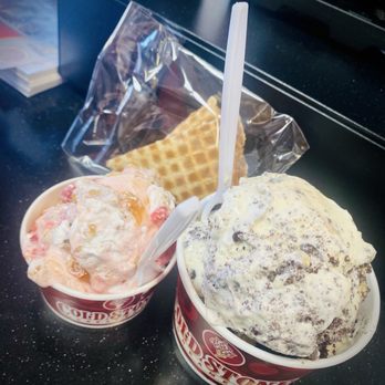 Cold Stone Creamery - Cheesecake Fantasy and Cake Batter Batter Batter - Ice Cream & Frozen Yogurt Near Me - Las Vegas, Nevada Cold Stone Creamery - Cheesecake Fantasy and Cake Batter Batter Batter - Ice Cream & Frozen Yogurt Near Me - Las Vegas, Nevada