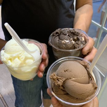 Crèmerie Wild Willy's - Ice Cream & Frozen Yogurt Near Me - Pointe-Claire, Quebec Crèmerie Wild Willy's - Ice Cream & Frozen Yogurt Near Me - Pointe-Claire, Quebec