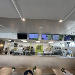 Elixir Superfood & Juice - Inside and menu
