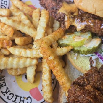 Dave's Hot Chicken - Chicken Shop Near Me - Chicago, Illinois