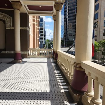 The Driskill - Balcony to relax outside - Hotels Near Me - Austin, Texas The Driskill - Balcony to relax outside - Hotels Near Me - Austin, Texas