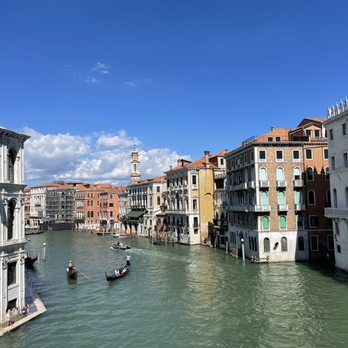 Ponte di Rialto - View - Landmarks & Historical Buildings Near Me - Venezia, VE Ponte di Rialto - View - Landmarks & Historical Buildings Near Me - Venezia, VE