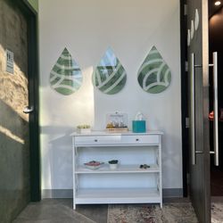Elements Massage Summerville - Waiting area