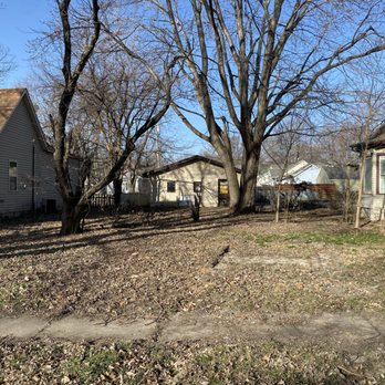 Mow N More - Leafs and other debris in yard that need removed . - Lawn Services Near Me - Topeka, Kansas