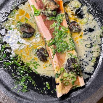 Maypop Restaurant - Bone marrow with escargot - New American Near Me - New Orleans, Louisiana Maypop Restaurant - Bone marrow with escargot - New American Near Me - New Orleans, Louisiana