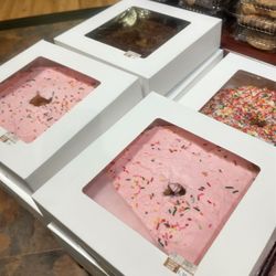 Dave's Marketplace - Giant donut cake