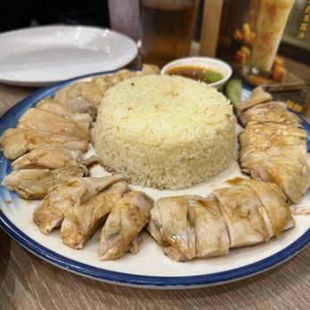 MamaLee - Hainanese Chicken Large with rice and soup - Malaysian Near Me - Vancouver, British Columbia MamaLee - Hainanese Chicken Large with rice and soup - Malaysian Near Me - Vancouver, British Columbia