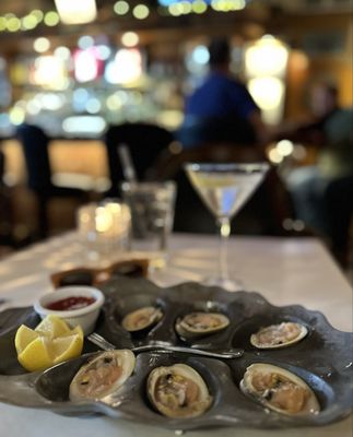 Tweeds Restaurant & Buffalo Bar