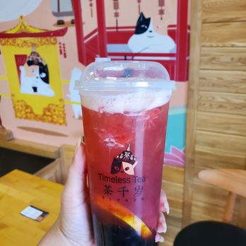Timeless Tea Dessert Cafe - Issaquah - Strawberry Fruit Tea - Bubble Tea Near Me - Issaquah, Washington