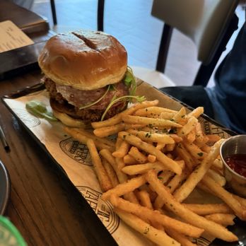 Taffer’s Tavern Orlando - Wine Bars Near Me - Orlando, Florida