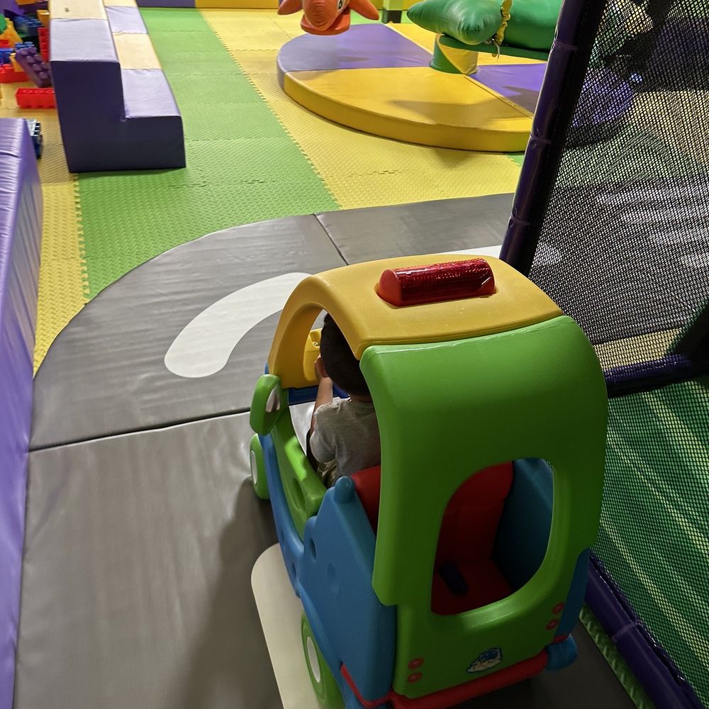 Kids Plays - Cart/swing ride - Indoor Playcenter Near Me - Omaha, Nebraska