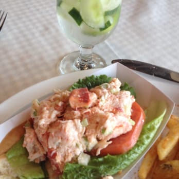 Nantucket Grill - Durham - Lobster Roll and Cucumber Gin & Tonic - American Near Me - Durham, North Carolina Nantucket Grill - Durham - Lobster Roll and Cucumber Gin & Tonic - American Near Me - Durham, North Carolina
