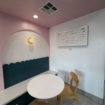 Berry Brand - Inside - Acai Bowls Near Me - Tustin, California