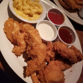 Cheddar's Scratch Kitchen - Chicken and shrimp plate with mac and cheese. Dipping sauces honey hot, house made ranch, and cocktail sauce. - Comfort Food Near Me - Chandler, Arizona Cheddar's Scratch Kitchen - Chicken and shrimp plate with mac and cheese. Dipping sauces honey hot, house made ranch, and cocktail sauce. - Comfort Food Near Me - Chandler, Arizona