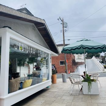 Jedidiah Coffee - Outside - Coffee & Tea Near Me - Laguna Beach, California