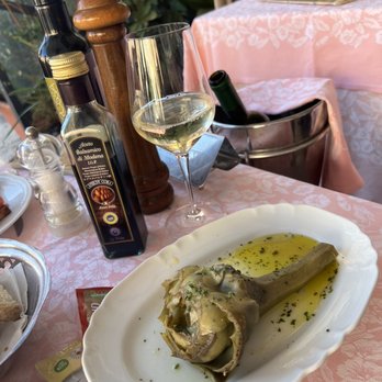 4 Fiumi - Artichoke romana style! With the bottle of house white wine! - Italian Near Me - Rome, RM