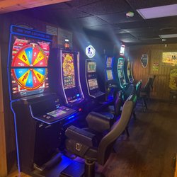 Lusk Creek Liquor and Gaming - Gaming area.
