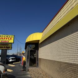 Triangle Waffle - Exterior