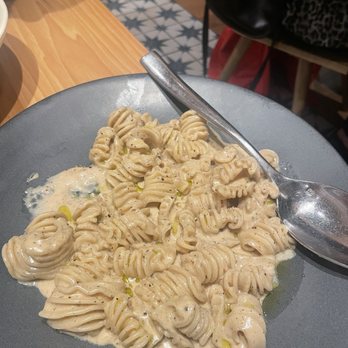 Rose Mary - Cacio e Pepe - Italian Near Me - Chicago, Illinois