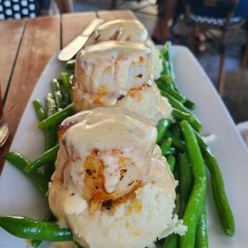 Alonzo's Oyster Bar - Scallops - Seafood Near Me - Key West, Florida Alonzo's Oyster Bar - Scallops - Seafood Near Me - Key West, Florida