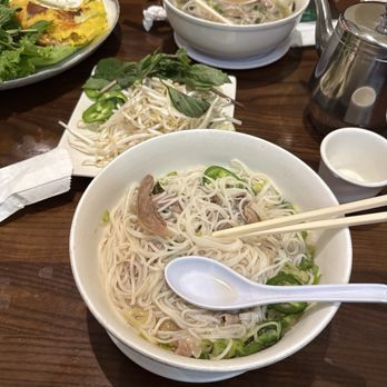 Pho Hai Duong - 14. Tải, Nam, Gầu, Gân, Sách - Vietnamese Near Me - Vienna, Virginia
