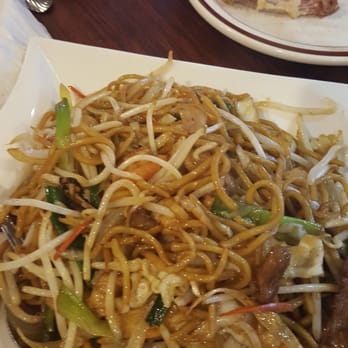 Pho Viet - House combo chow mein (entree)... minus some bites from friends who don't appreciate food photo taking - Vietnamese Near Me - Citrus Heights, California Pho Viet - House combo chow mein (entree)... minus some bites from friends who don't appreciate food photo taking - Vietnamese Near Me - Citrus Heights, California