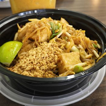 Mae’s Thai Kitchen - Tofu Pad Thai - Thai Near Me - San Diego, California Mae’s Thai Kitchen - Tofu Pad Thai - Thai Near Me - San Diego, California