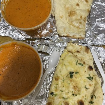 Raavi - Paneer Tikka Masala, up top Plain Naan Bread, bottom right Garlic Naan Bread - Indian Near Me - San Francisco, California Raavi - Paneer Tikka Masala, up top Plain Naan Bread, bottom right Garlic Naan Bread - Indian Near Me - San Francisco, California