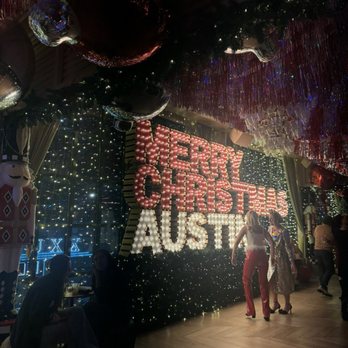 Frosty's Christmas Bar - Bars Near Me - Austin, Texas