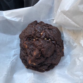 Levain Bakery - Chocolate chip peanut butter cookie - Bakeries Near Me - New York, New York Levain Bakery - Chocolate chip peanut butter cookie - Bakeries Near Me - New York, New York