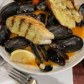 Rockafella's Restaurant - Mussels-so delicious - American Near Me - Salem, Massachusetts