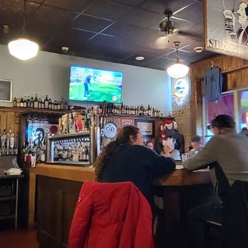 Sir Benedict's Tavern On the Lake - Bar - Sandwiches Near Me - Duluth, Minnesota Sir Benedict's Tavern On the Lake - Bar - Sandwiches Near Me - Duluth, Minnesota