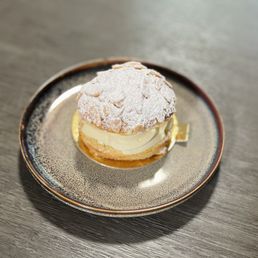 Crème Puff. Crème Puff.
