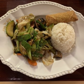 Pho 32 - Vegetable dish with egg roll and steamed rice. Dinner portion.... - Vietnamese Near Me - San Antonio, Texas