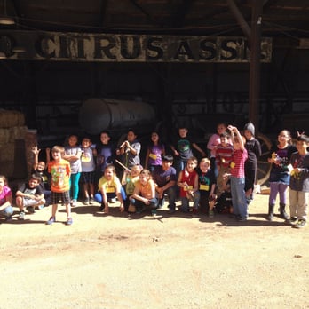 Crestview Elementary School - Class pic during a field trip - Elementary Schools Near Me - Simi Valley, California Crestview Elementary School - Class pic during a field trip - Elementary Schools Near Me - Simi Valley, California