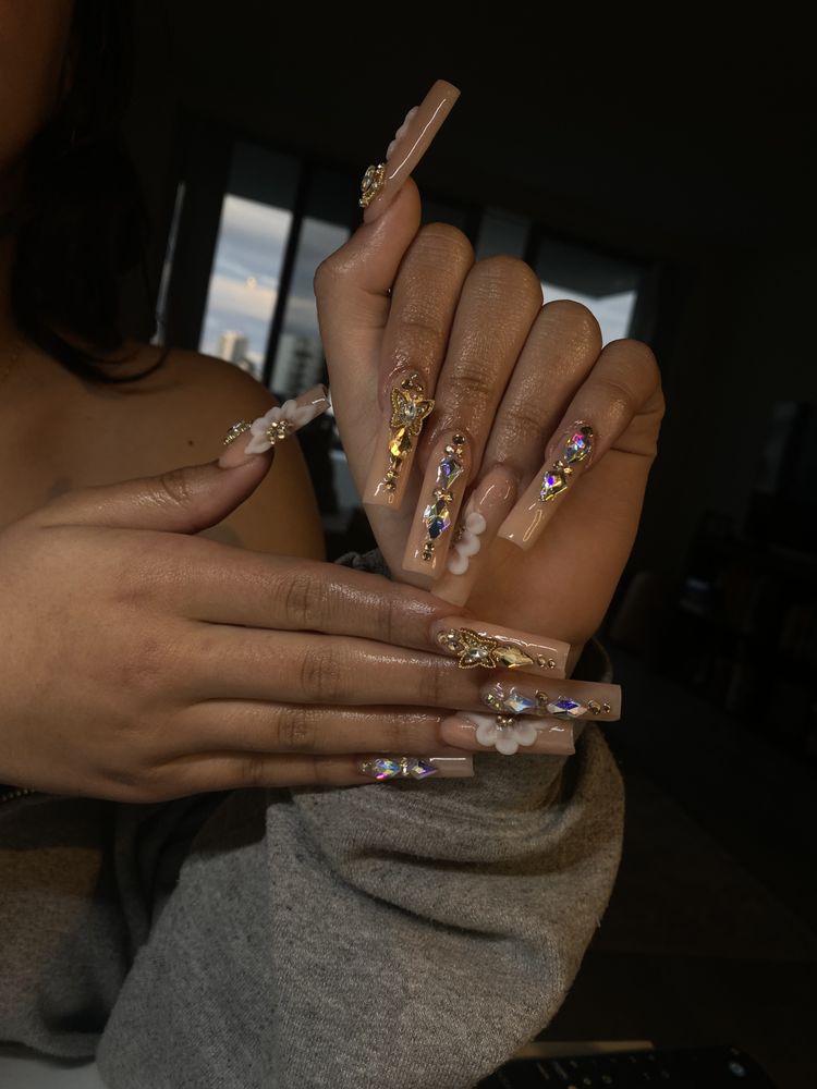 Bri Did My Nailz Logo