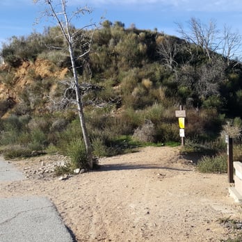The Sunset Ridge Trail - 2.95 miles - The Sunset Ridge Trail meets up with the Mt Lowe Road again - Hiking Near Me - Altadena, California