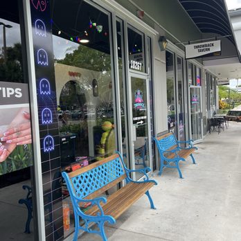 Throwback Tavern - Burgers Near Me - Pembroke Pines, Florida